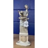 20th cent. Ceramics: Lladro, 4575 'Motherhood' sculptured by Fulgencio Garcia, 1994. Withdrawn 1st