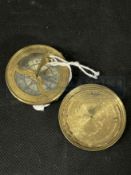 Scientific Instruments: 18th cent. Brass pocket sundial compass, brass turned case.