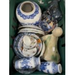 19th/20th cent. Chinese & Japanese Ceramics: Includes fan shaped Imari dish, Imari bowl, Chinese