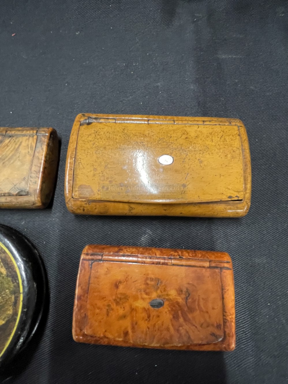 19th cent. Snuff boxes, three treen and two papier mache boxes. (5) Plus matchbox cover. - Image 2 of 4