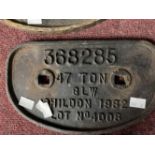 Railwayania: Two cast iron engine plates, Engine No. 460929 46.0 t, GLW Shildon 1980 Lot No. 3962,