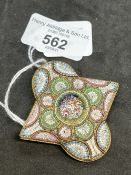 Jewellery: 19th cent. Italian (Grand Tour) gilt micro mosaic brooch.