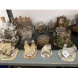 20th cent. Ceramics: Lilliput Lane models, Water Meadows 1994 Anniversary Cottage, Micklegate