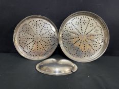 WHITE STAR LINE: Elkington plate asparagus drainers x 2. 8½ins. and 7½ins. Plus a tureen lid. (3)