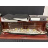 R.M.S. TITANIC: Modern model of the Titanic in display case. 48ins. Plus three folders of Build