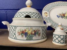 20th cent. Ceramics: Villeroy and Boch 'Basket' dinner and coffee, discontinued 2007. Tureens with