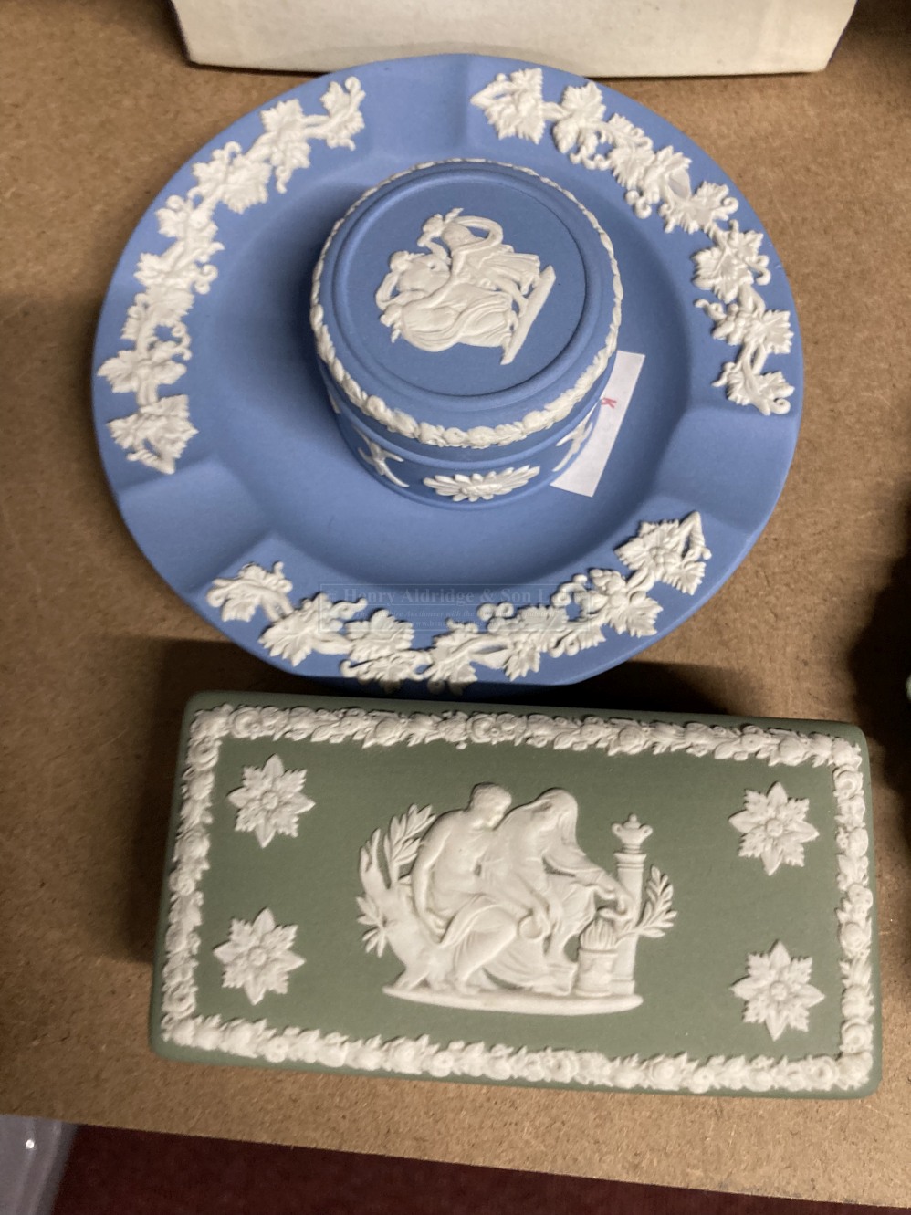20th cent. Ceramics: Wedgwood Jasperware , blue/white round sweet dish, Princess Anne's Wedding, - Image 3 of 3
