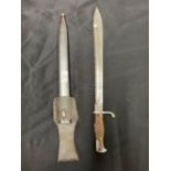 Militaria/Edged Weapons: German WWI sawback bayonet and scabbard, Waffenfabrik Mauser A.G.