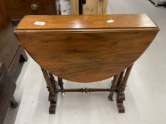 19th cent. Mahogany Sutherland table of delicate form. 21ins.