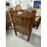 18th cent. Mahogany galleried washstand tray top commode chamfered square supports. 19ins. x