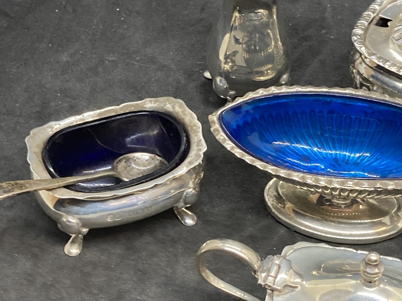 Hallmarked Silver: Six pieces of condiments, three mustard pots, two salts, and one pepper pot, with - Image 3 of 3