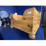 Pine dog bed. 23ins. x 21½ins. x 14ins.