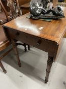 19th cent. Mahogany Pembroke table on tapering supports. 32ins. x 36ins. (with leaves extended)