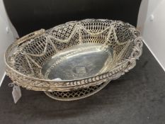 Hallmarked Silver: Fruit basket, London date letter s 1773-74. Charles Aldridge and Henry Green.