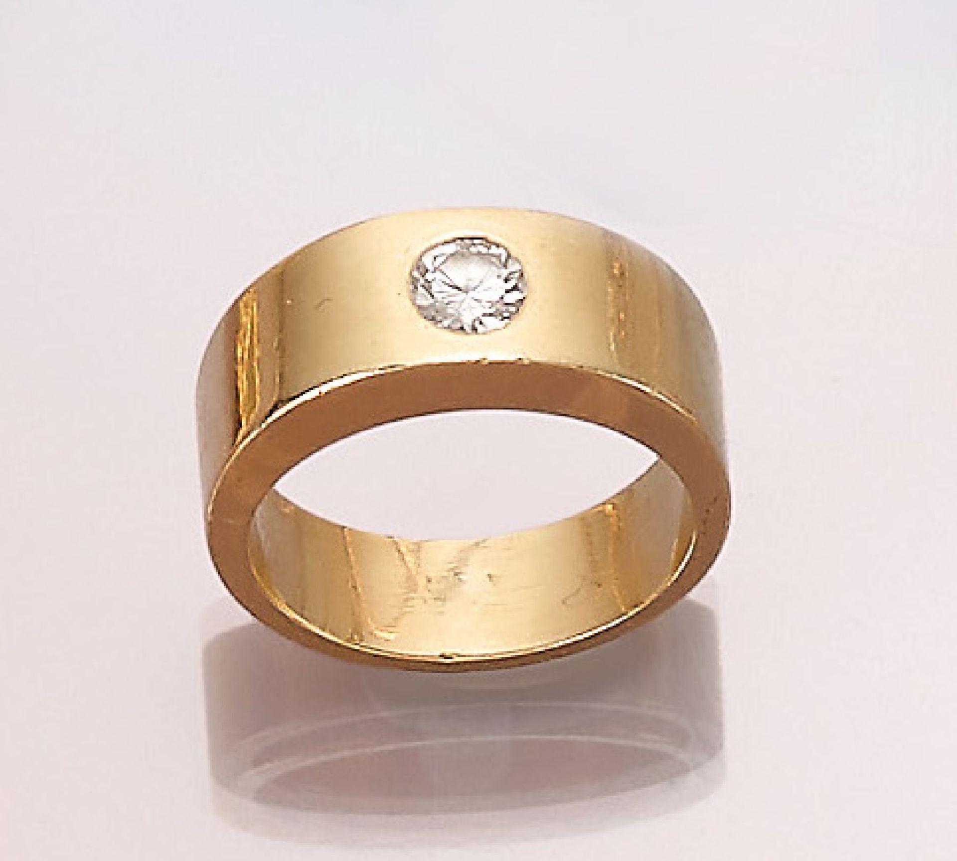 18 kt Gold Ring mit Brillant, GG 750/000, Brillant ca.