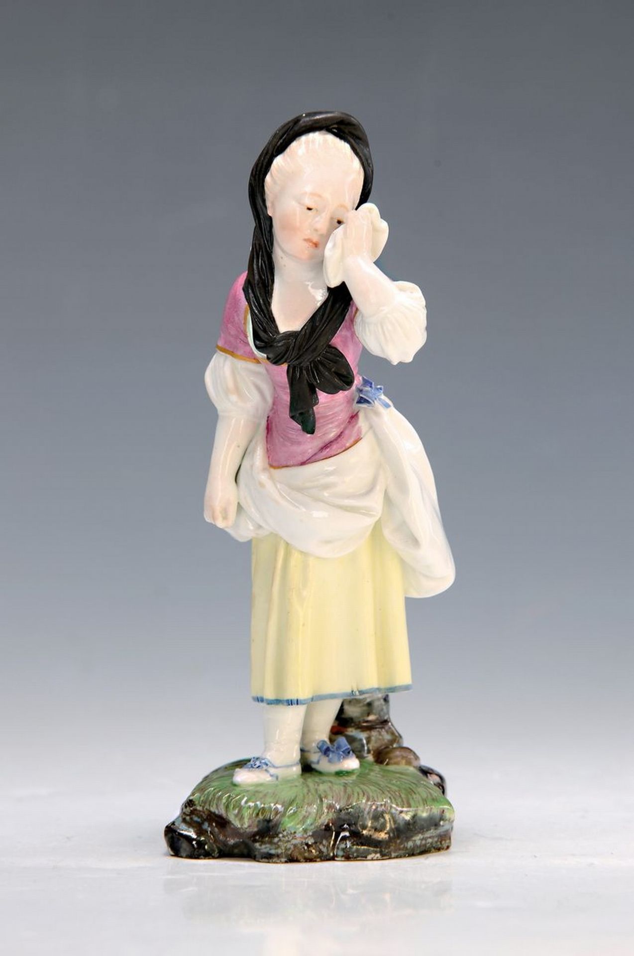 Porzellanfigur, Höchst, um 1770, weinendes Mädchen,