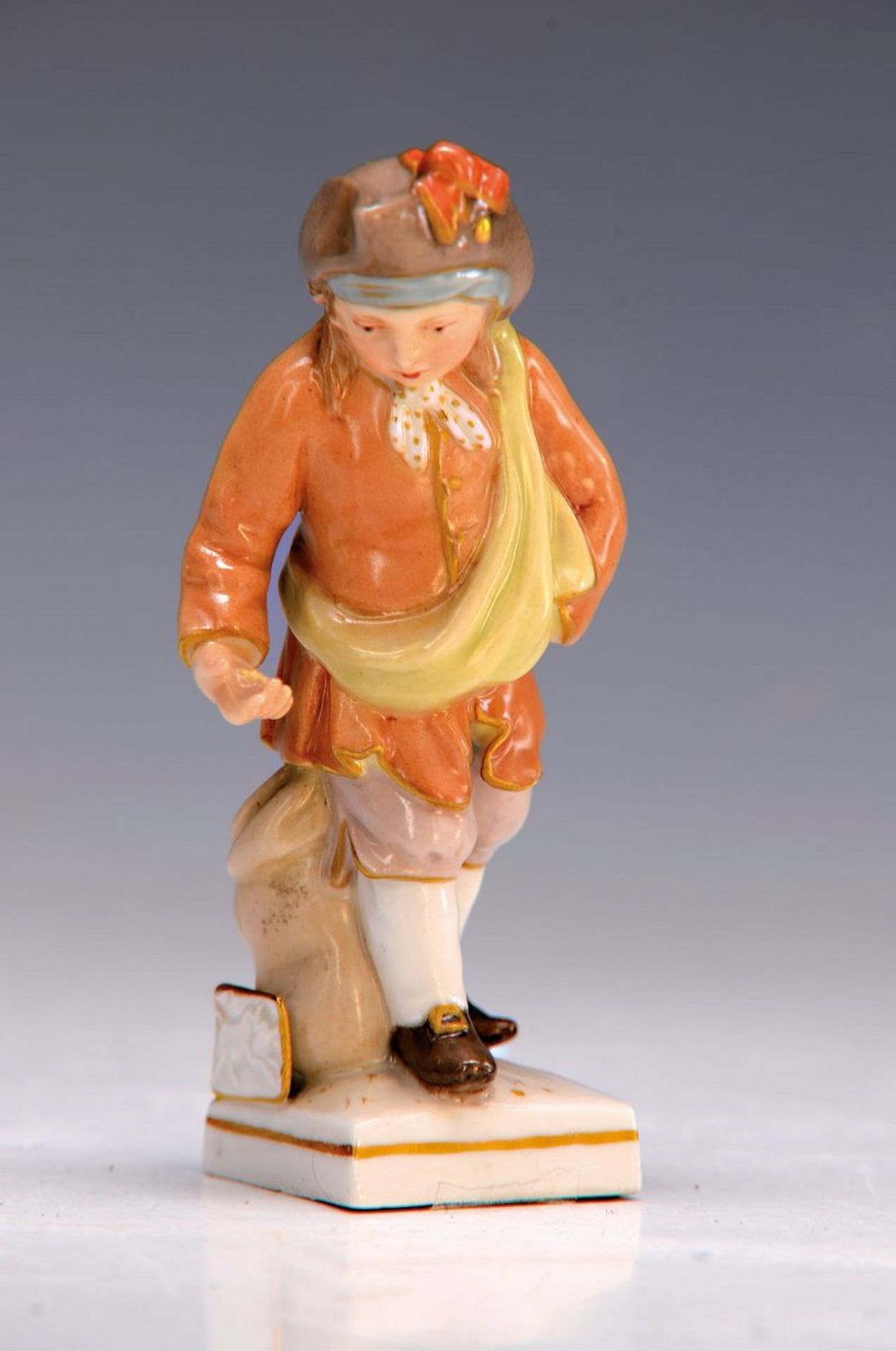 Porzellanfigur, KPM Berlin, um 1900, Monatsfigur für den