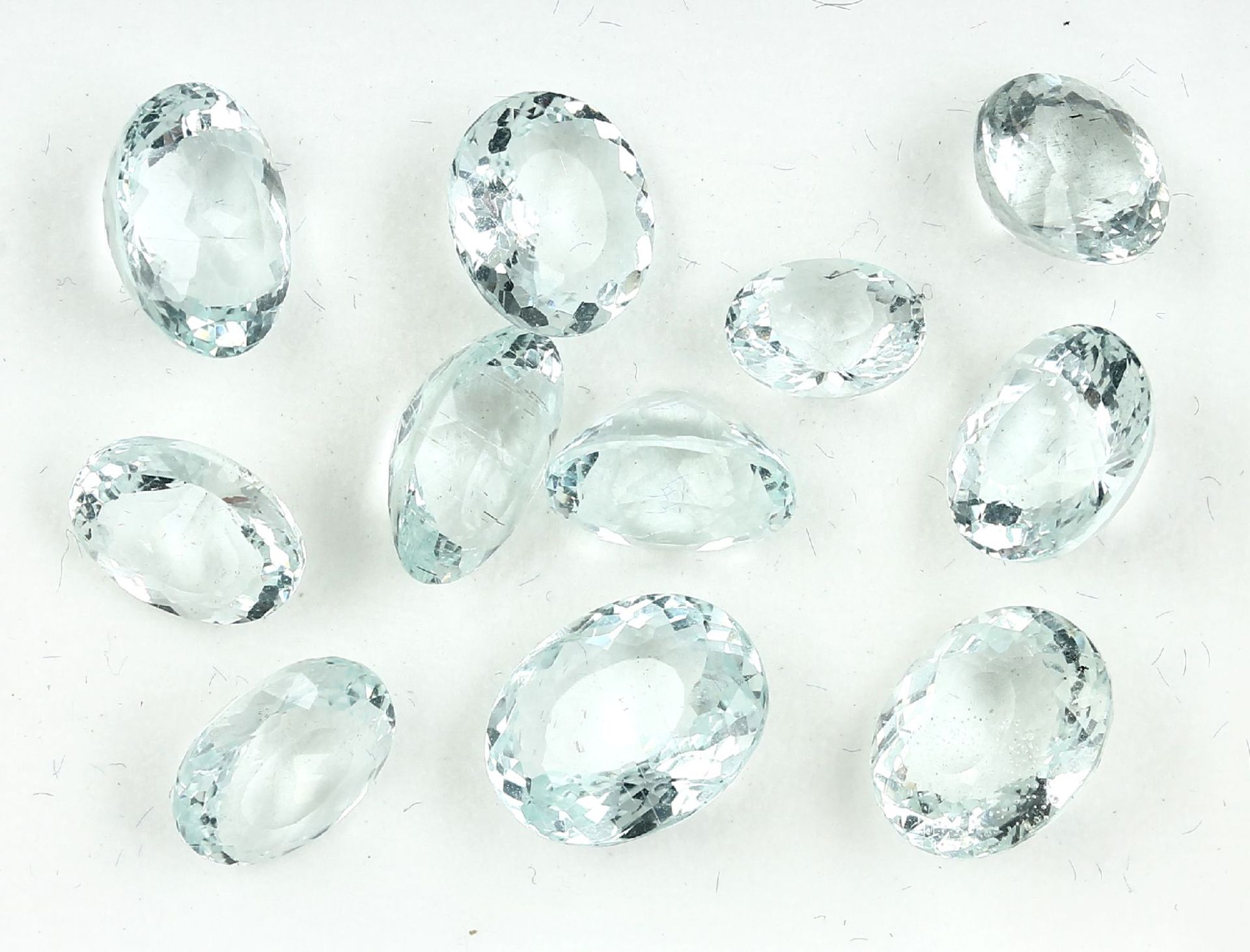 Lot lose Aquamarine, zus. ca. 22.14 ct, ovalfacett.