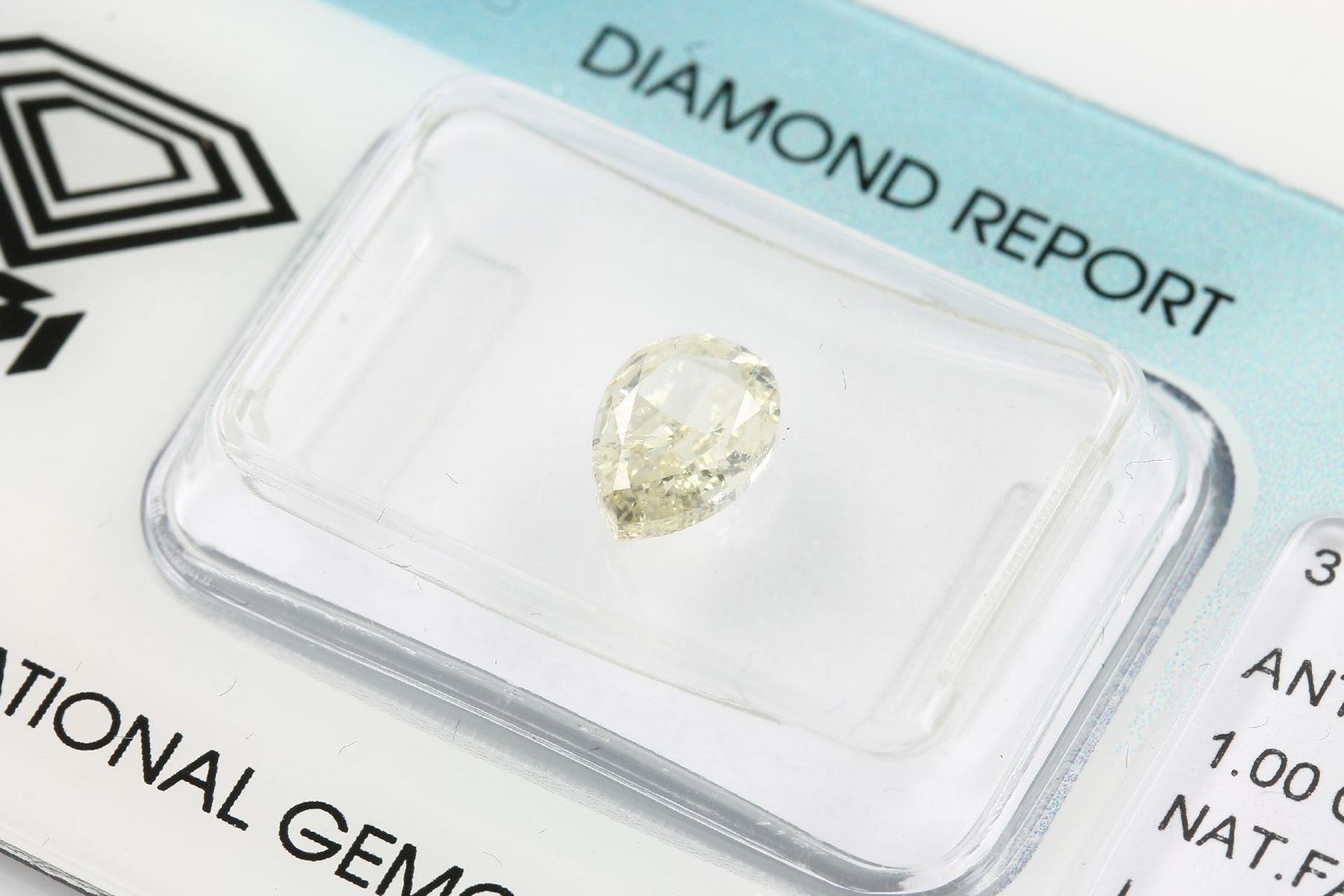 Loser Diamant, 1 ct Natural fancy light yellow/p1, - Image 2 of 3