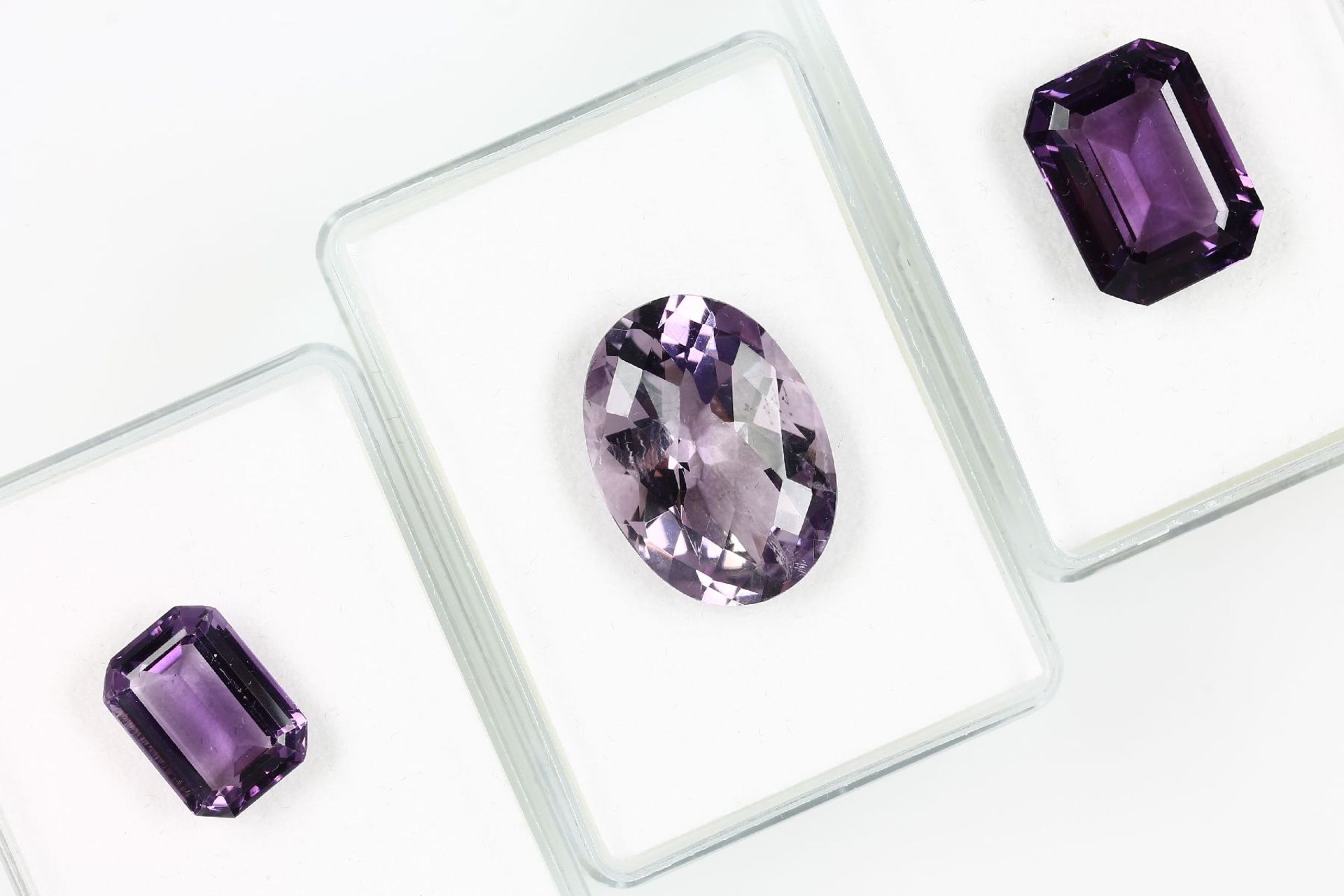 Konvolut 3 Amethyste zus. ca. 54.93 ct: 1 x ca. 18.63