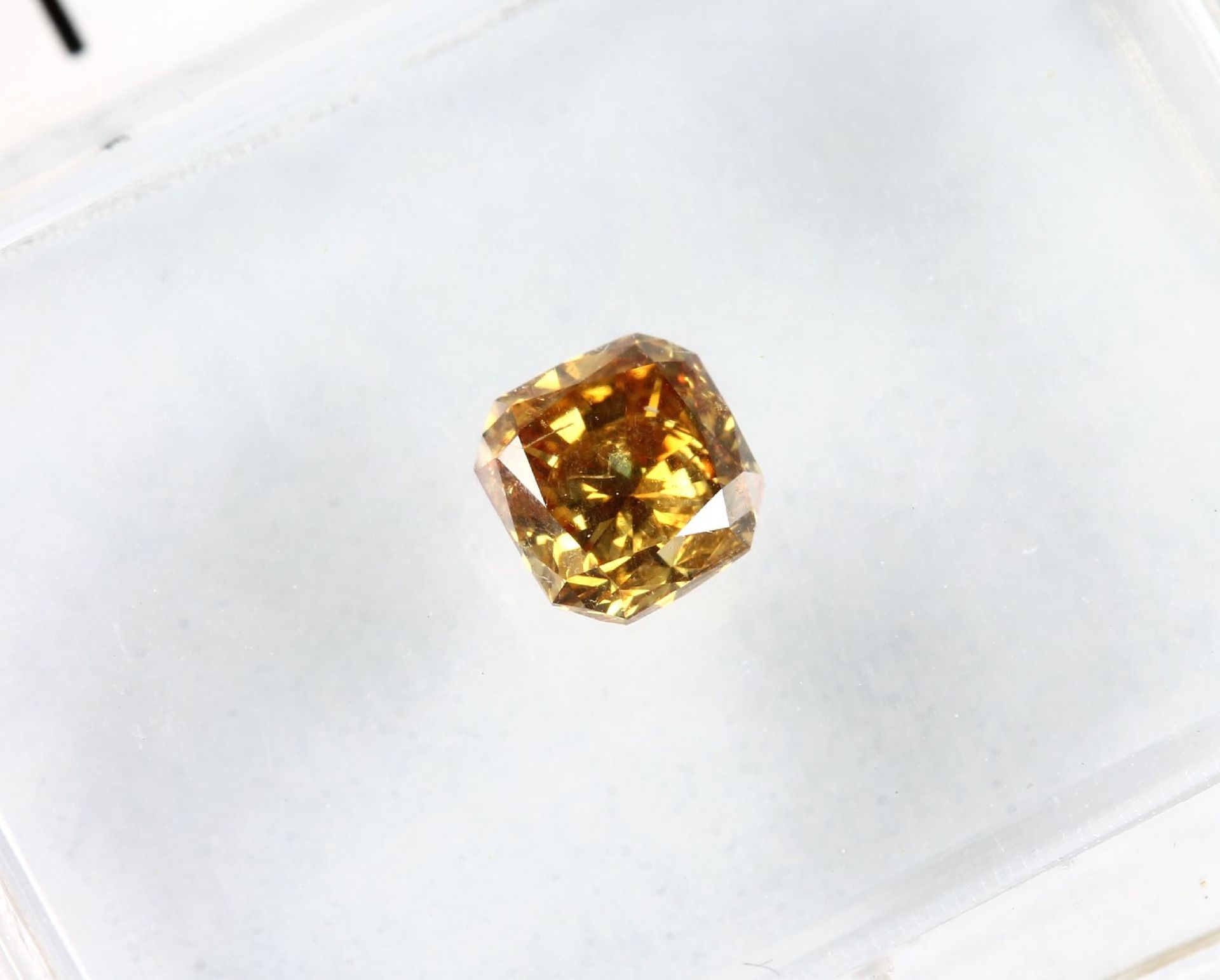 Diamant im Radiant-Schliff ca. 0.32 ct naturalfancy deep - Bild 2 aus 4