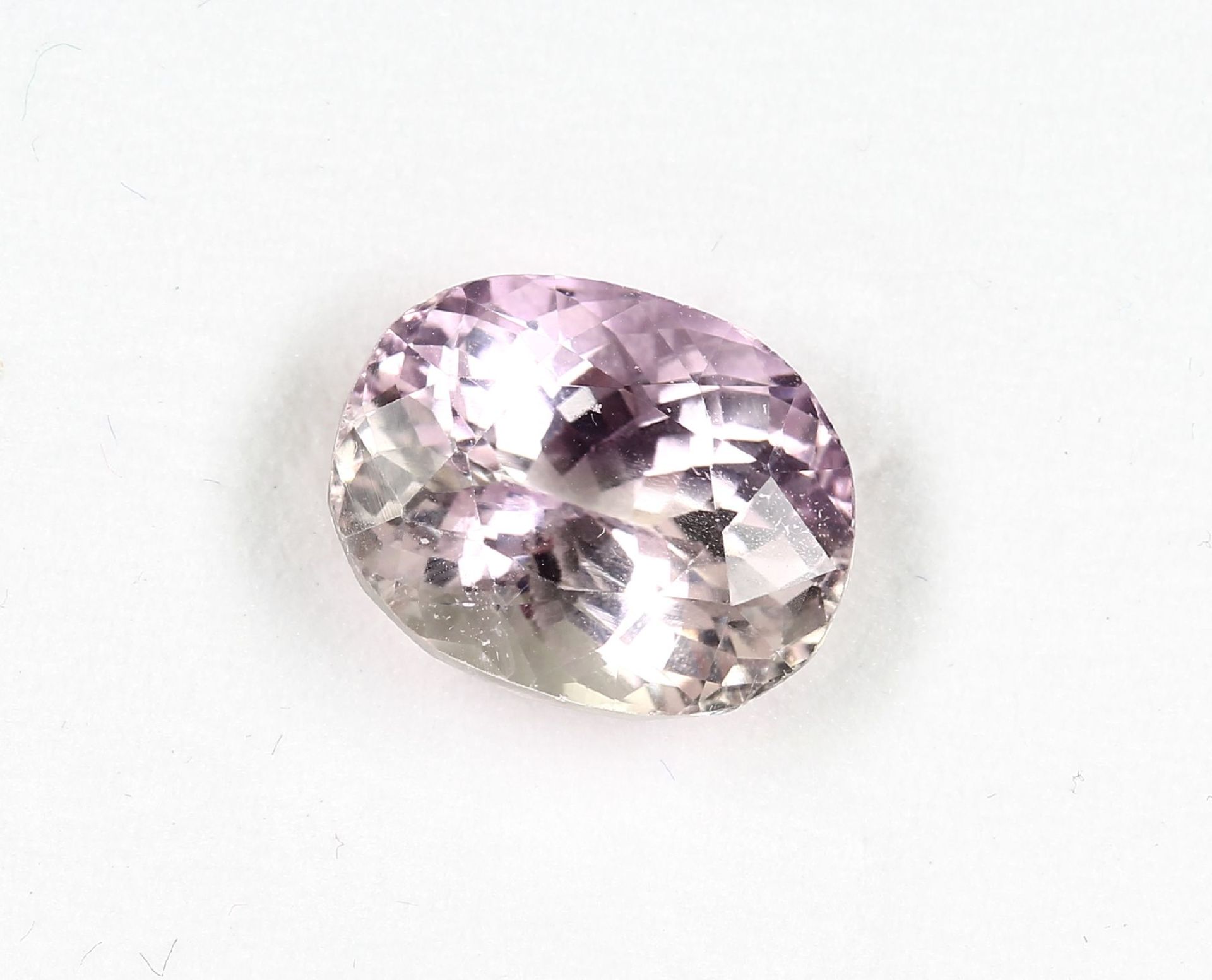 Loser ovalfacett. Kunzit, 11.9 ct Schätzpreis: 280, -