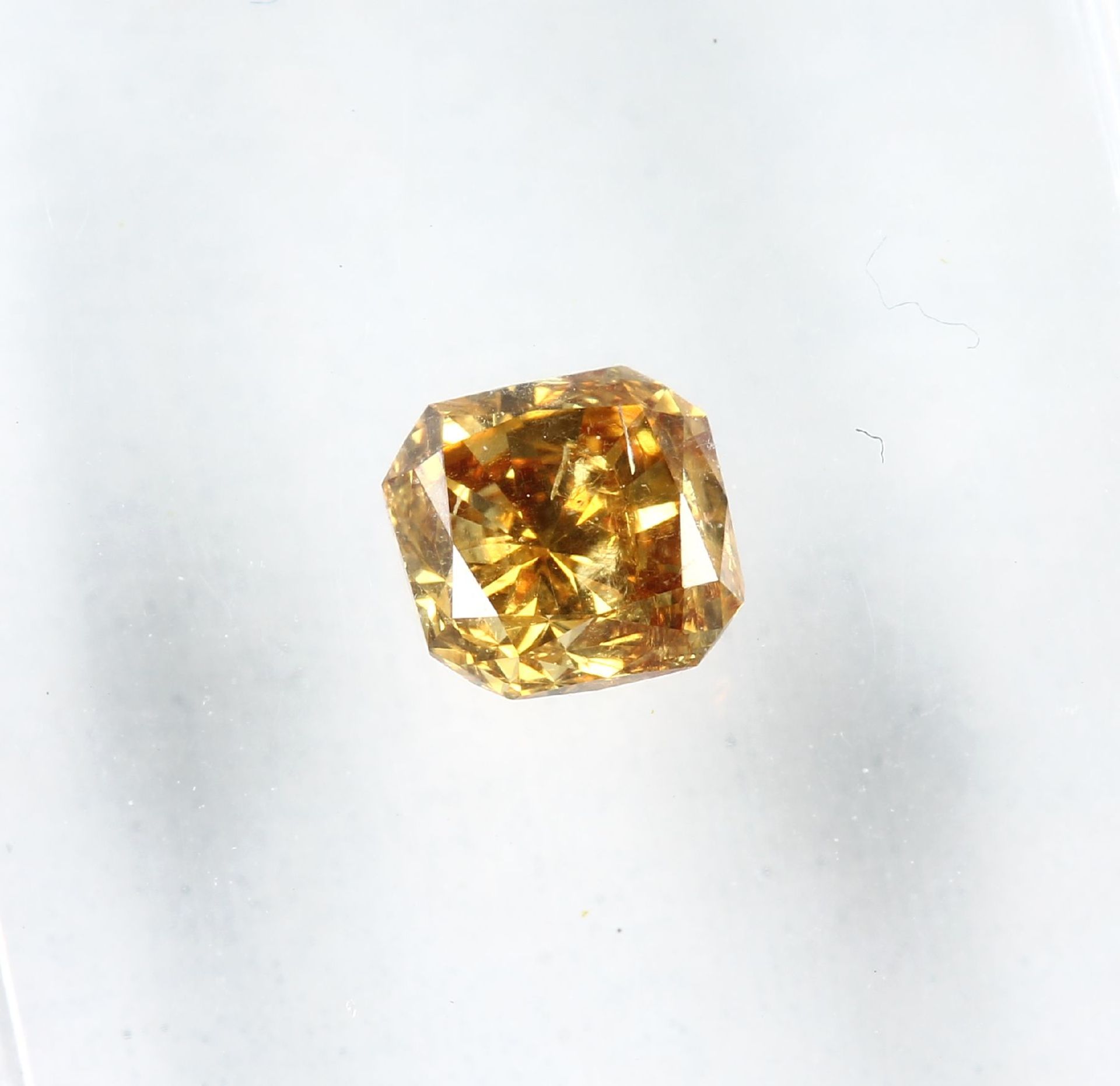 Diamant im Radiant-Schliff ca. 0.32 ct naturalfancy deep - Bild 3 aus 4