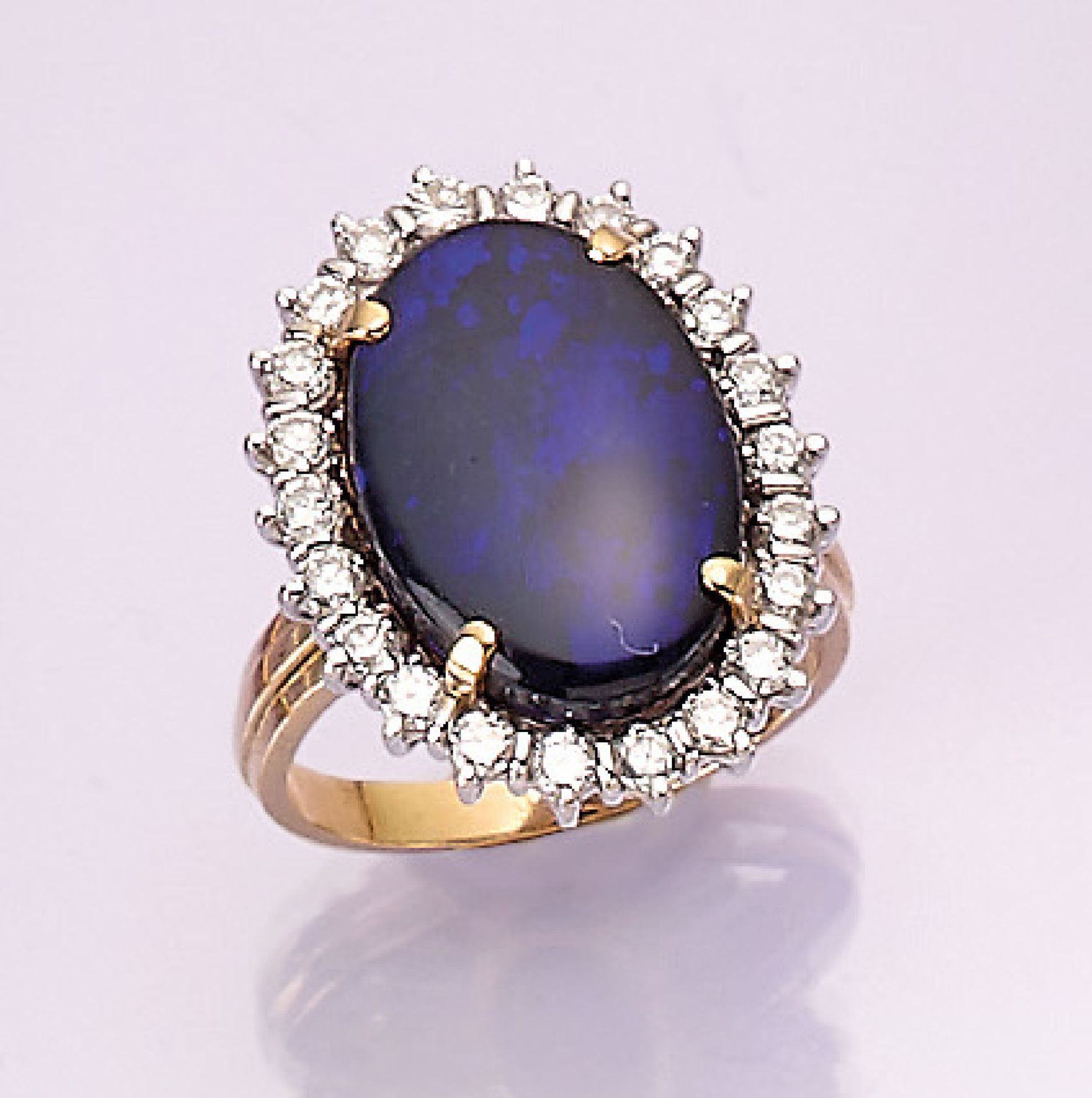 18 kt Gold Ring mit Opal und Brillanten, GG/WG 750/000,