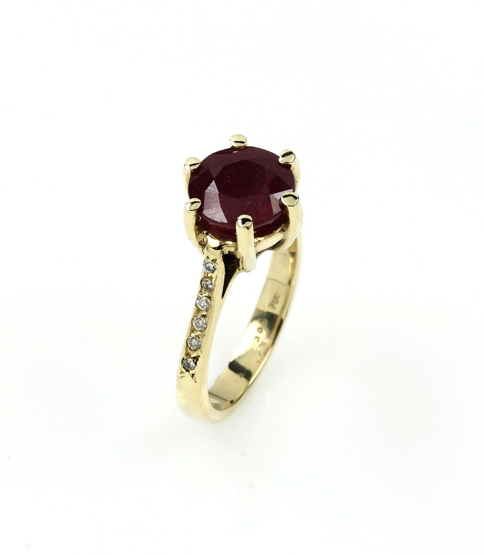 14 kt Gold Ring mit Rubin und Brillanten, GG 585/000,