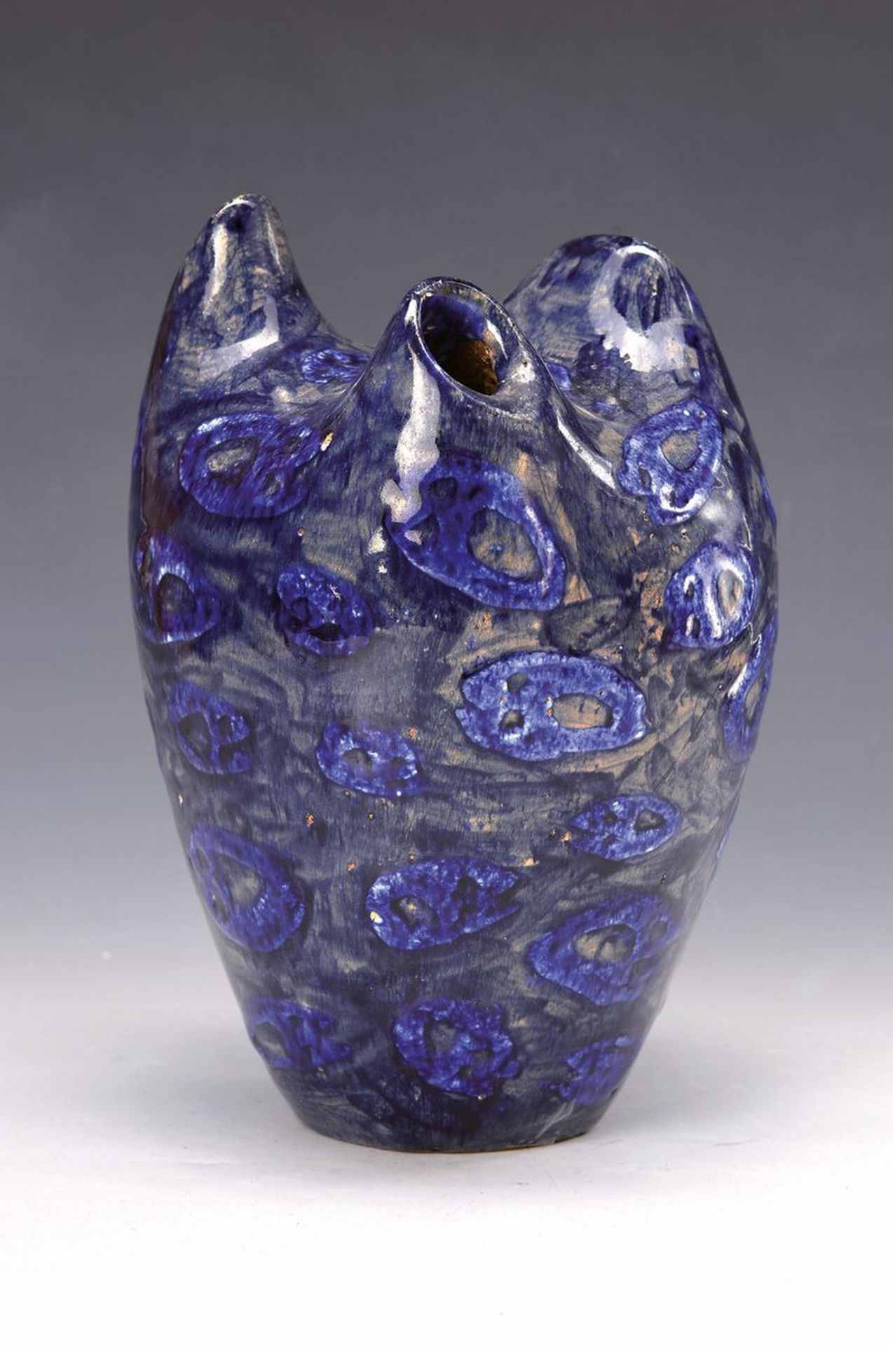 Vase, wohl Bunzlau, um 1910/20, drei Öffnungen, bemalt