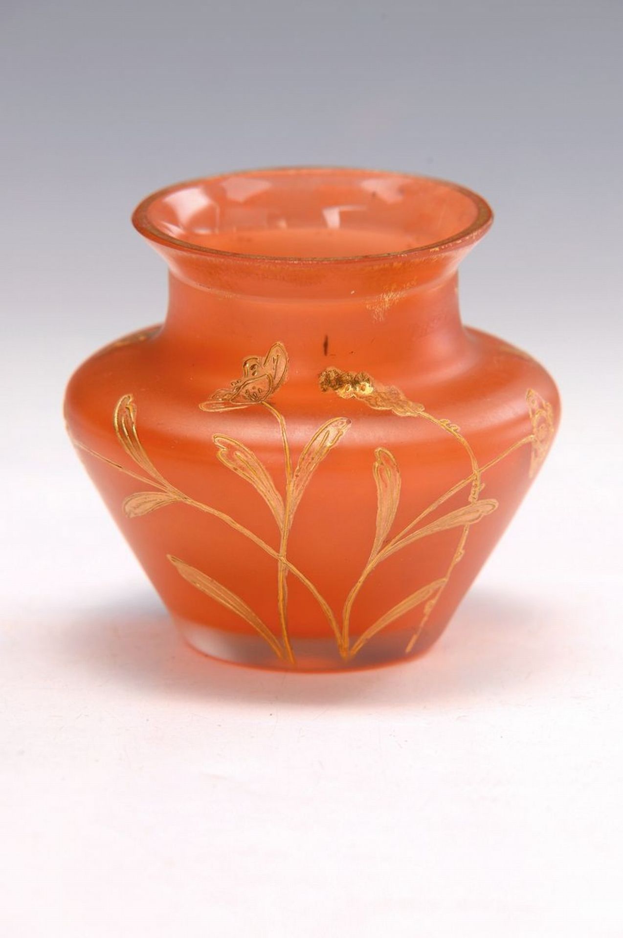 Kleine Jugendstilvase, Österreich, um 1900, orange-rotes