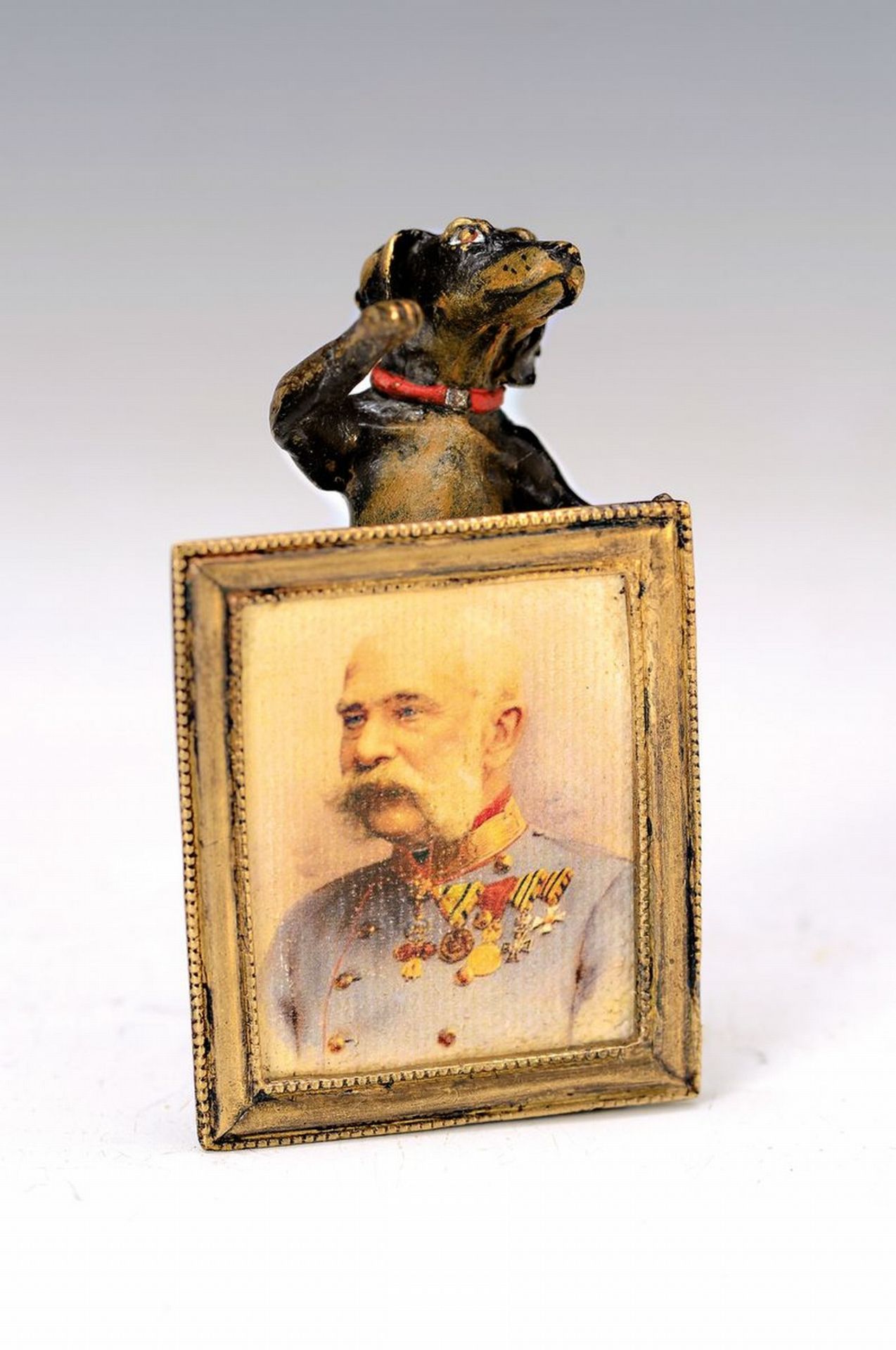 Wiener Bronze, 2.H.20.Jh., Dackel mit Bild von Kaiser