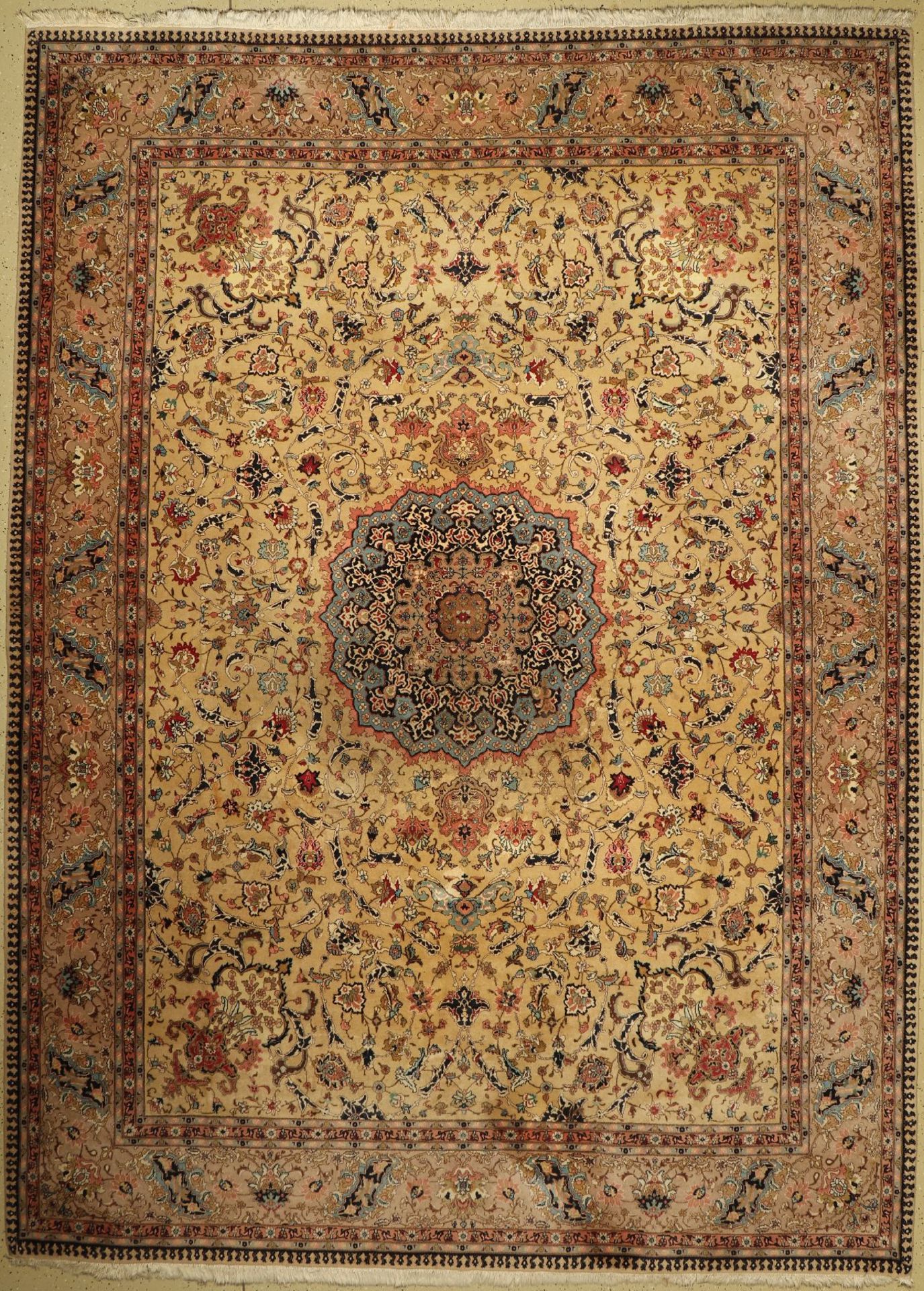 Täbriz fein, China, ca. 50 Jahre, Korkwolle, ca. 409 x