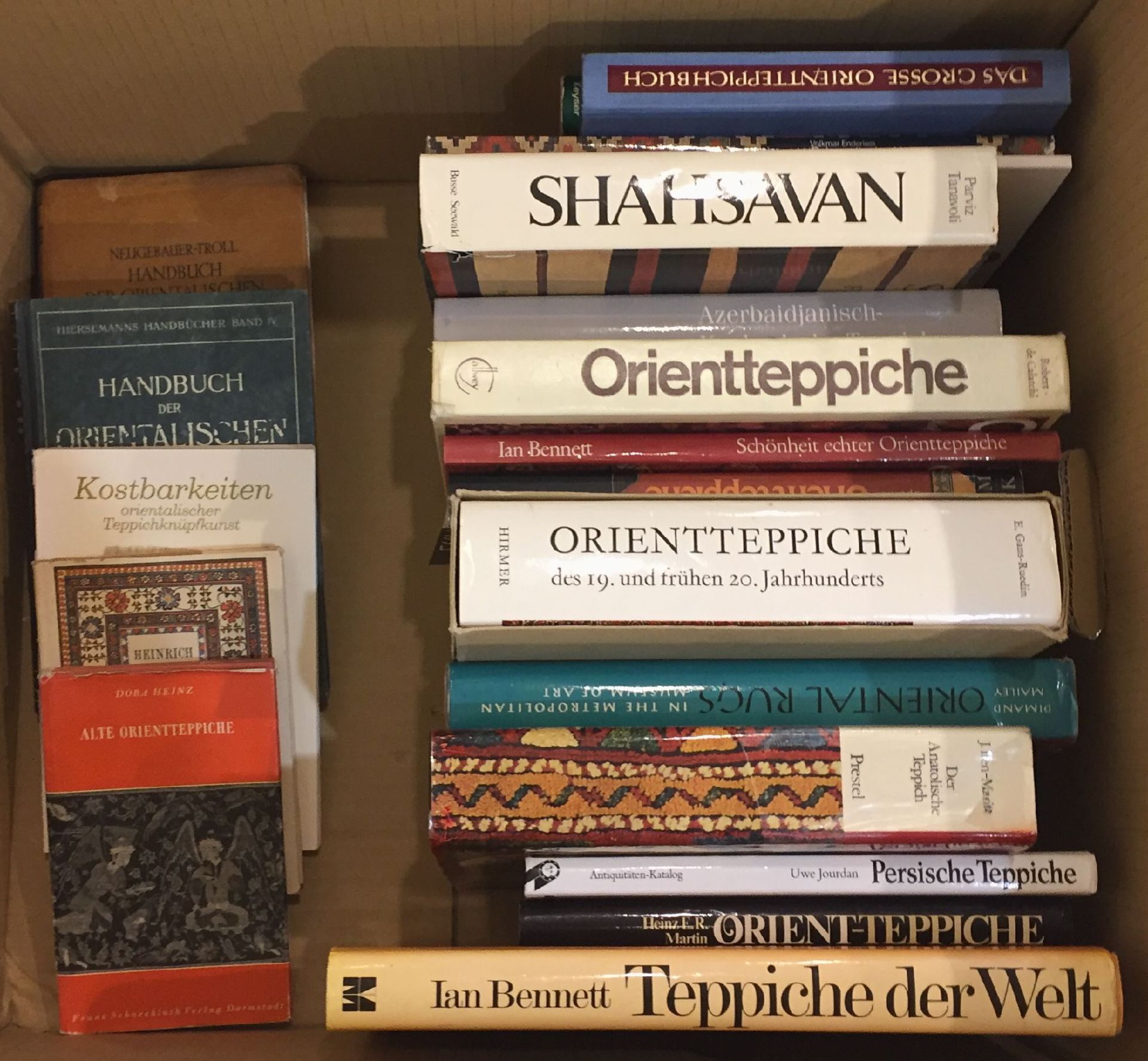 20 Teppichbücher,