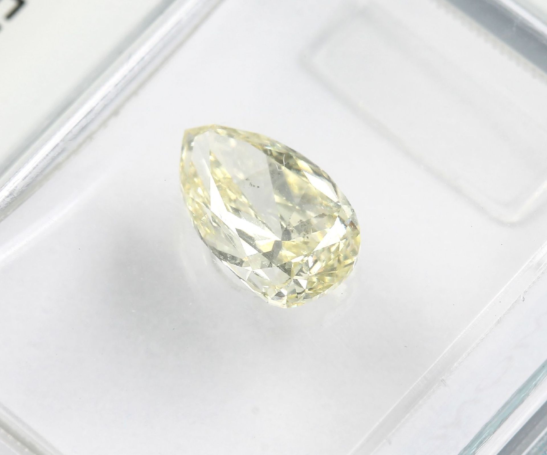 Loser Diamant, 0.93 ct Natural fancy yellow, tropfenf. - Image 3 of 3