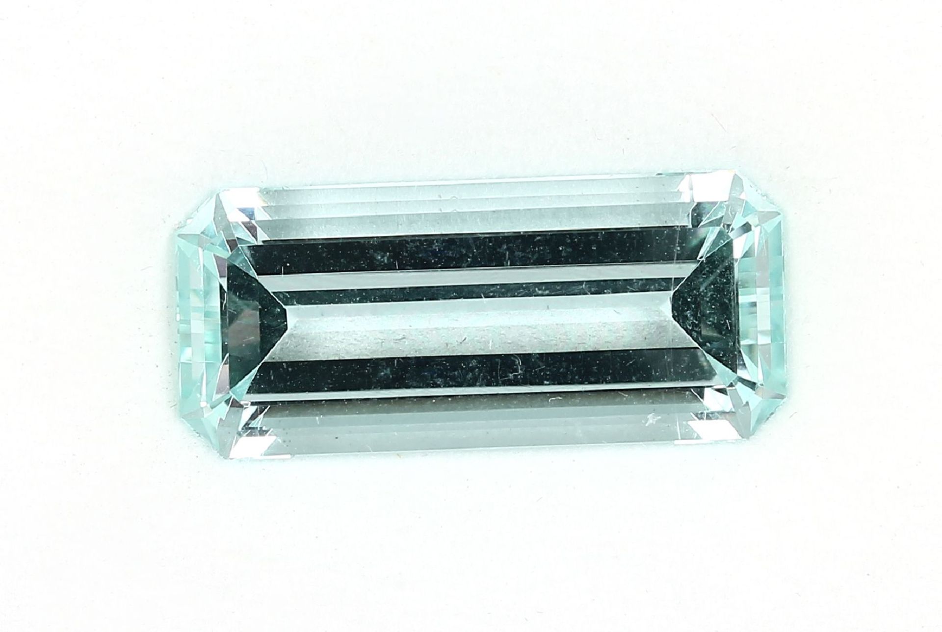 Loser Aquamarin, ca. 40.59 ct, rechteckig