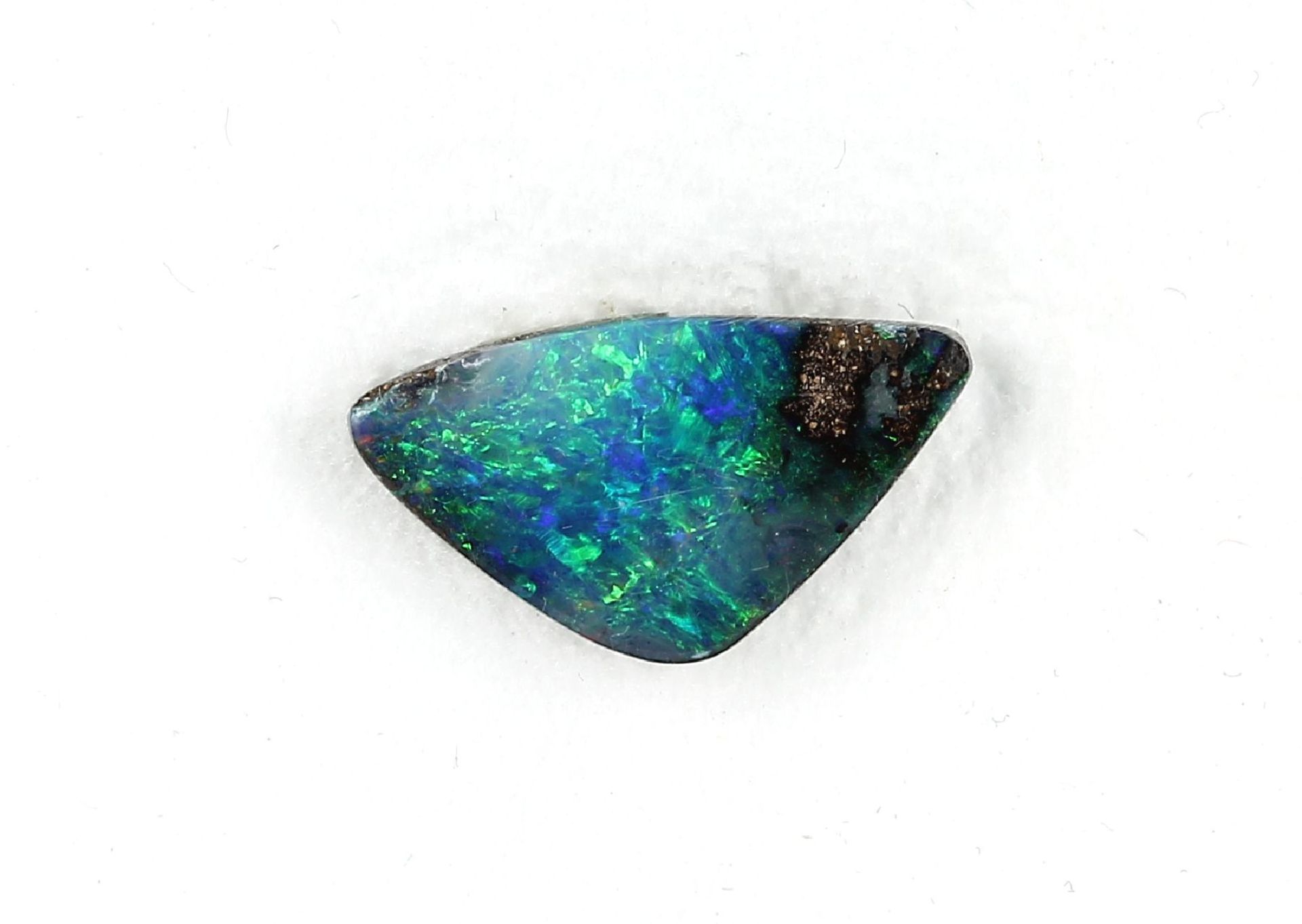 Loser Boulderopal, ca. 3.11 ct, Fantasieform, intensives