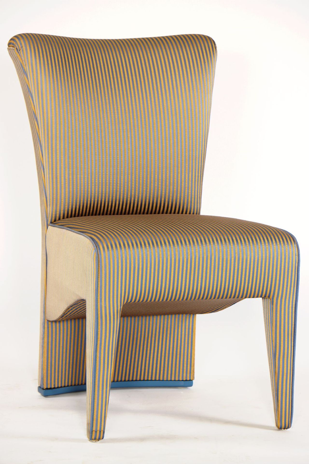 8 Stühle, Korpus Holz, hochwertige glänze Stoffbezüge - Image 2 of 4