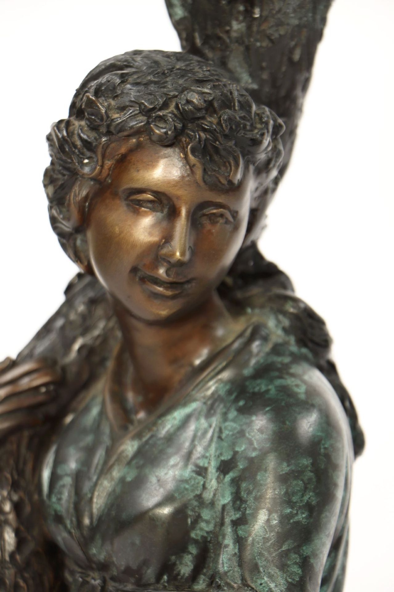 Frau mit Kandelaber, Bronze, braun u. grün patiniert, - Image 3 of 3