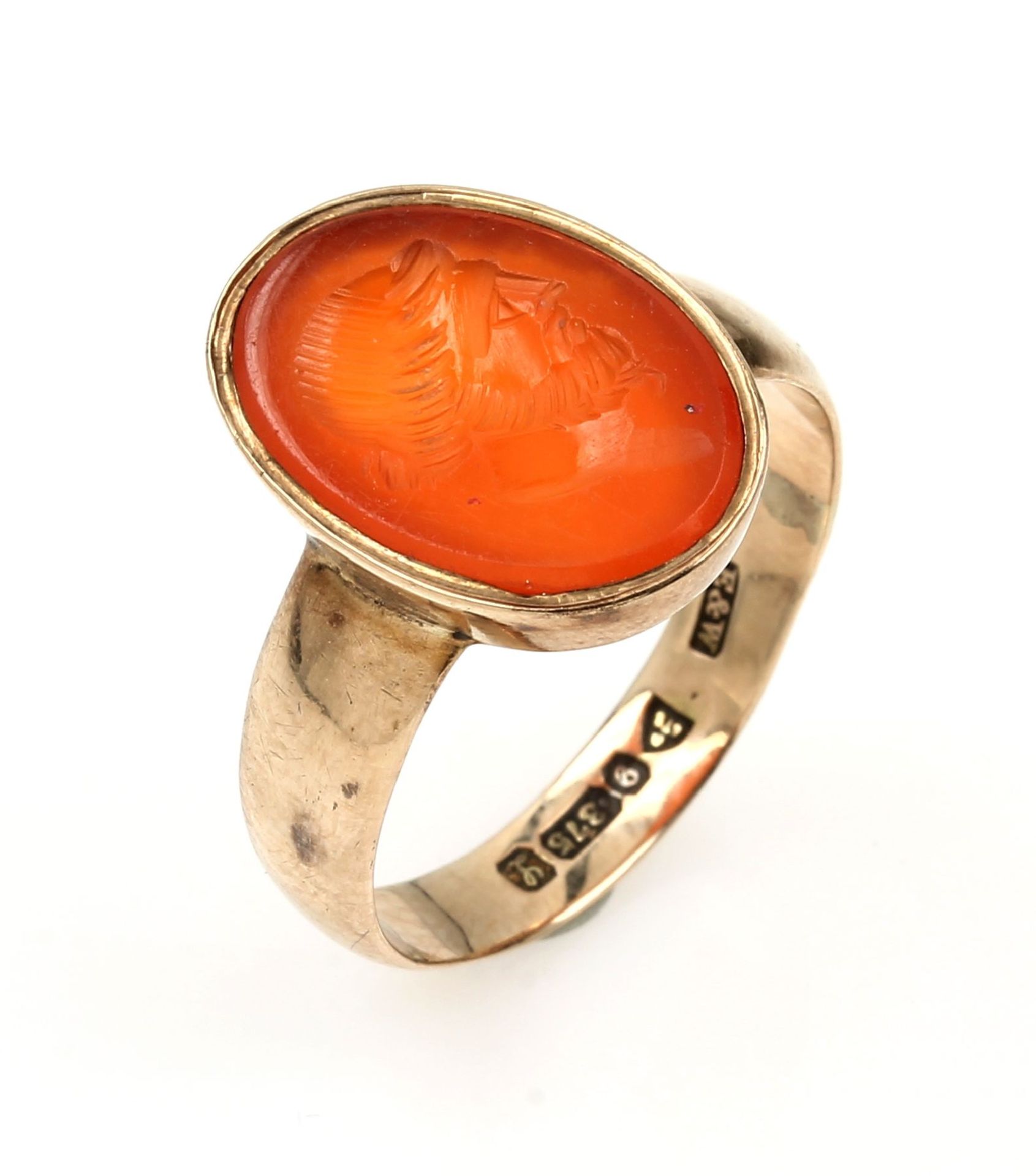 9 kt Gold Ring mit Karneol-Intaglio, GG 375/000, ovaler