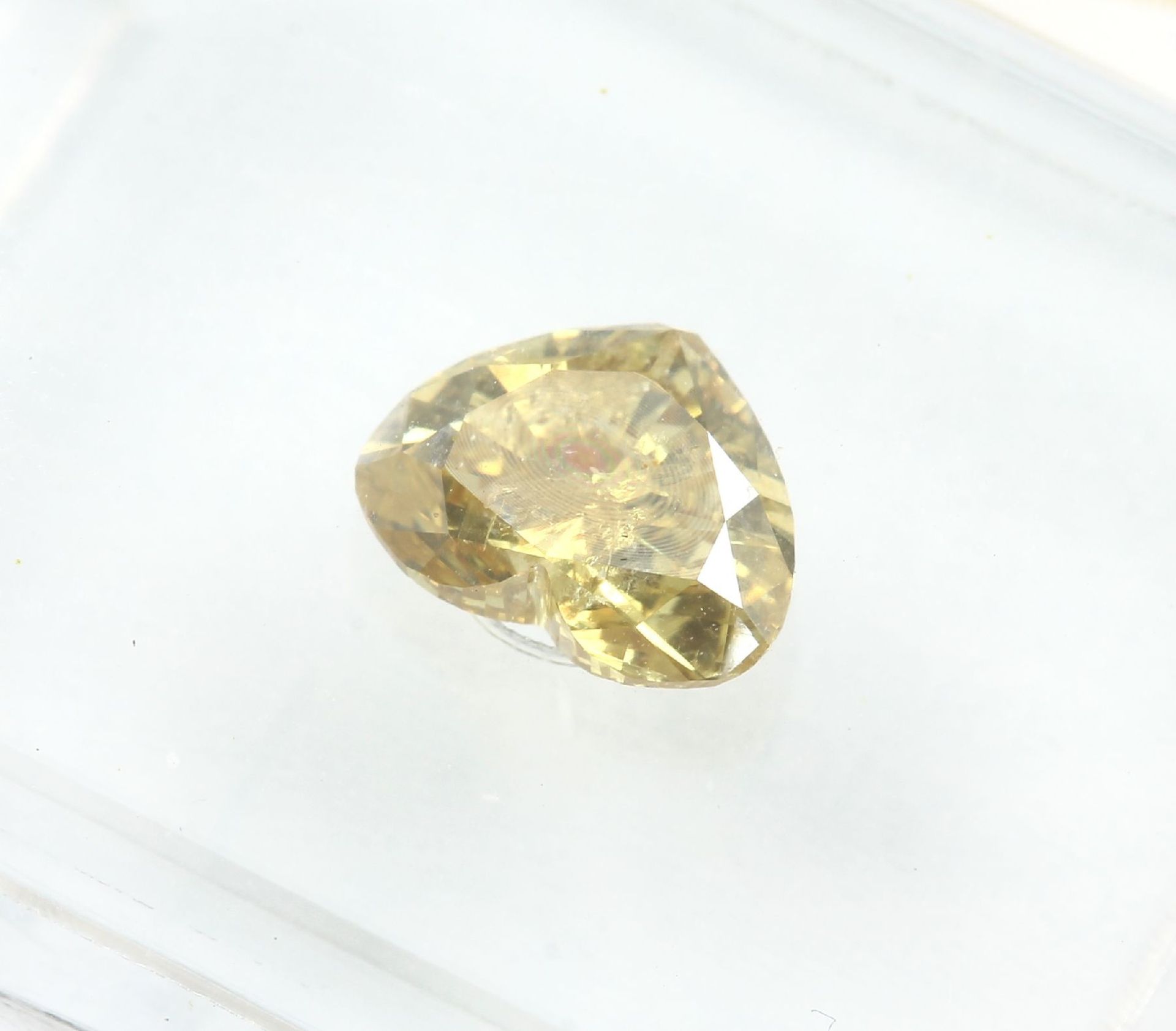 Eingeschweißter Diamant im facett. Herzschliff0.63 ct - Image 3 of 4