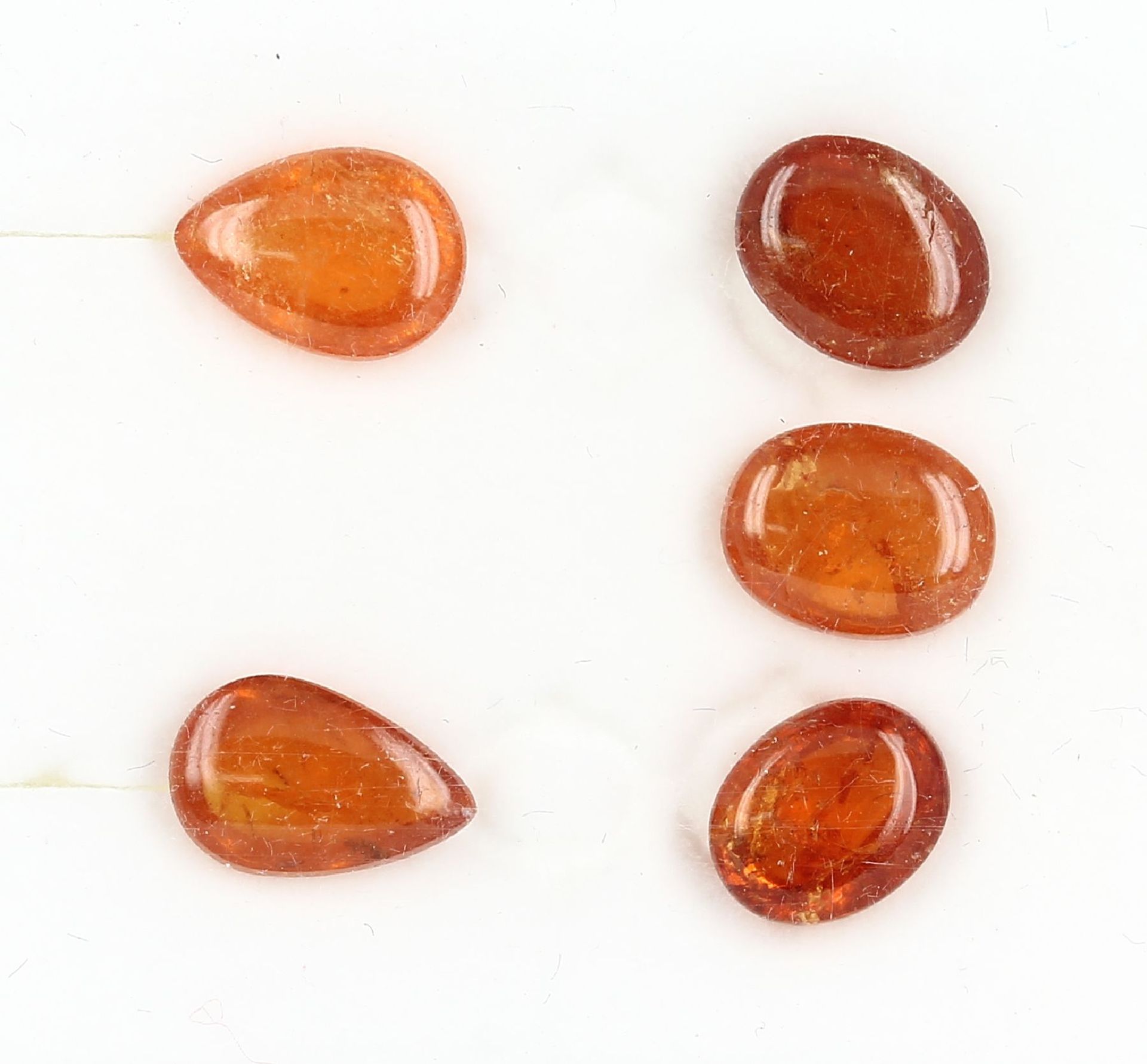 Lot 5 lose Mandarinengranatcabochons zus. 14.05 ct, 3 x