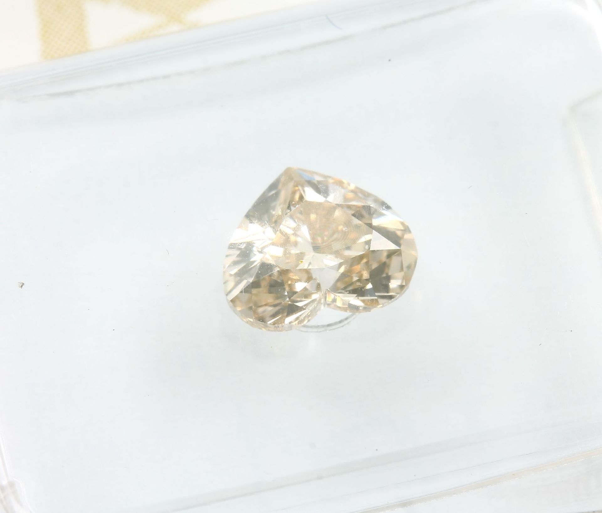 Eingeschweißter Diamant im facett. Herzschliff0.74 ct - Image 3 of 4