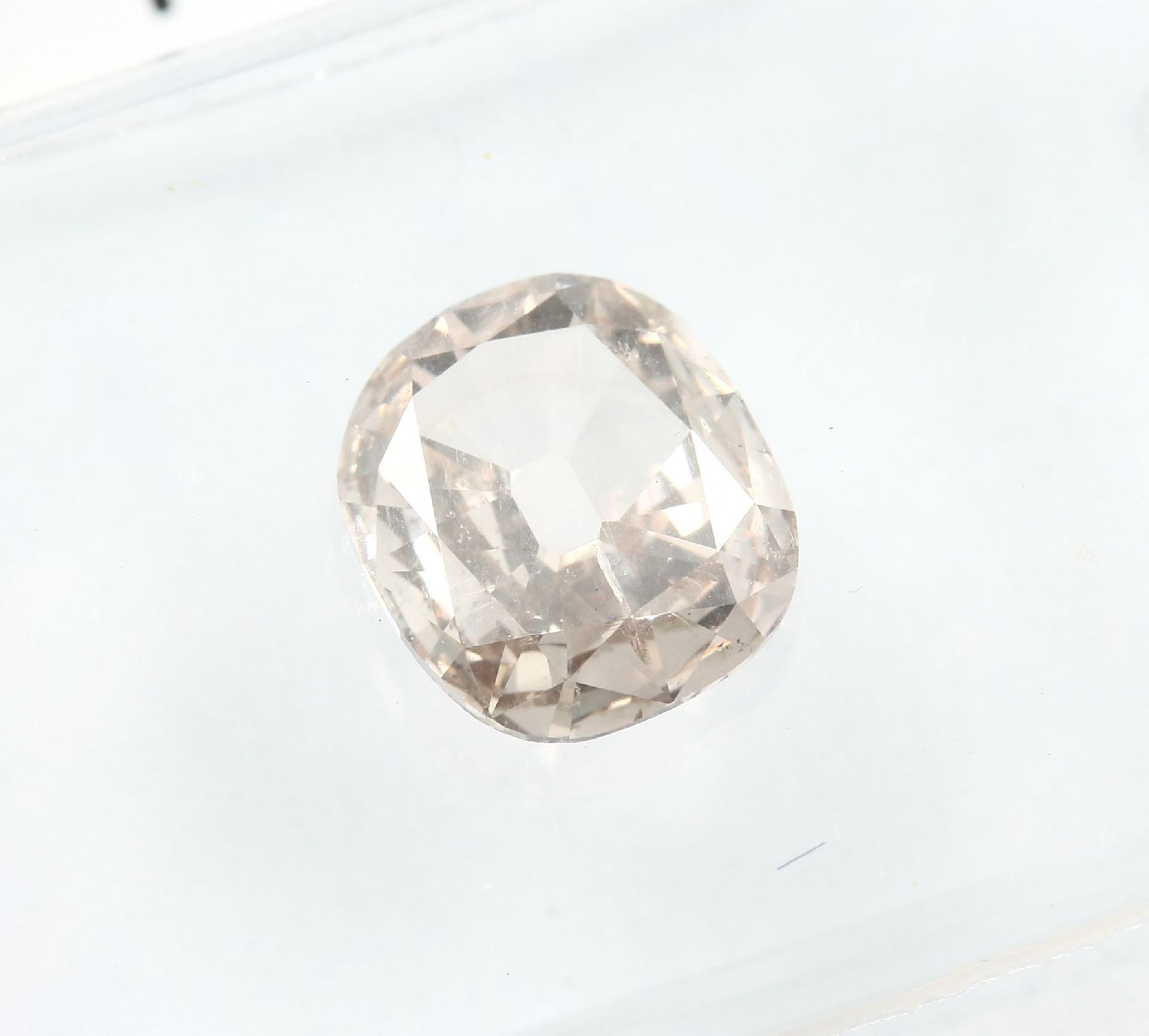 Eingeschweißter Diamant im Kissenschliff 0.76 ct natural - Image 2 of 4