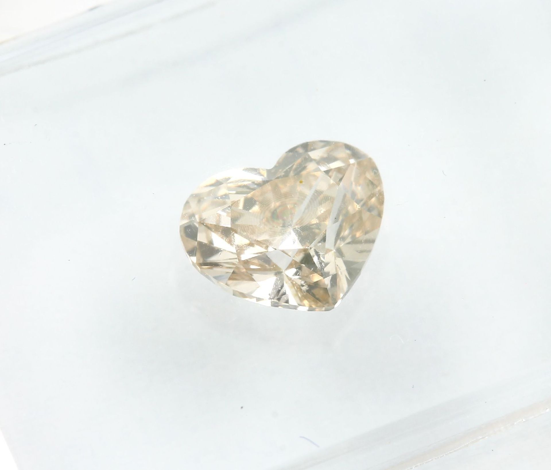 Eingeschweißter Diamant im facett. Herzschliff0.74 ct - Image 2 of 4