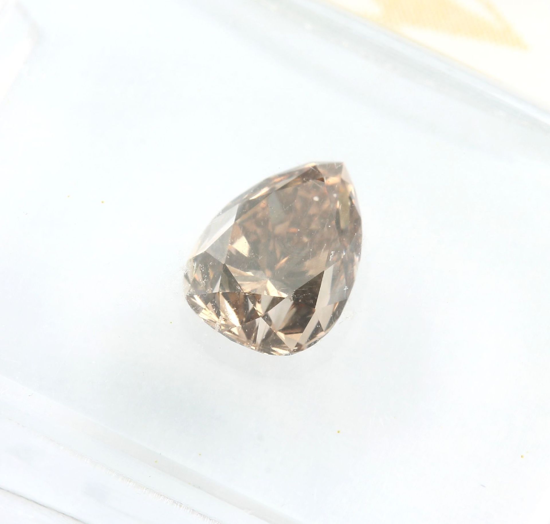 Eingeschweißter Diamant-Tropfen 0.84 ct natural fancy dark - Image 3 of 4