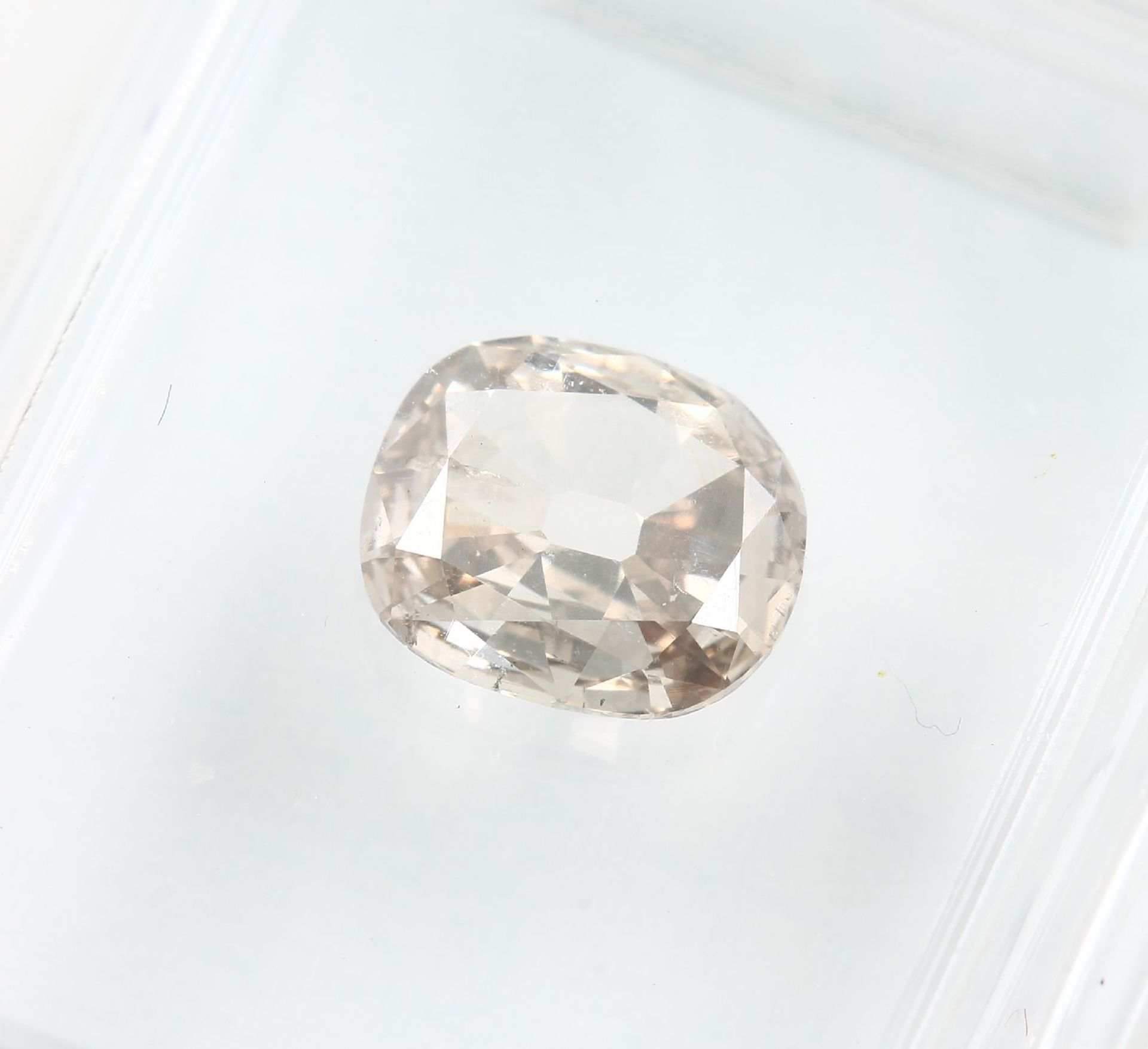 Eingeschweißter Diamant im Kissenschliff 0.76 ct natural - Image 3 of 4