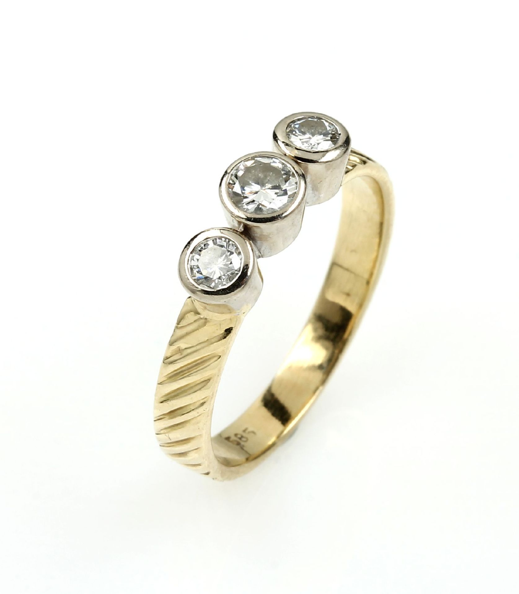 14 kt Gold Ring mit Brillanten, GG 585/000,3 Brillanten