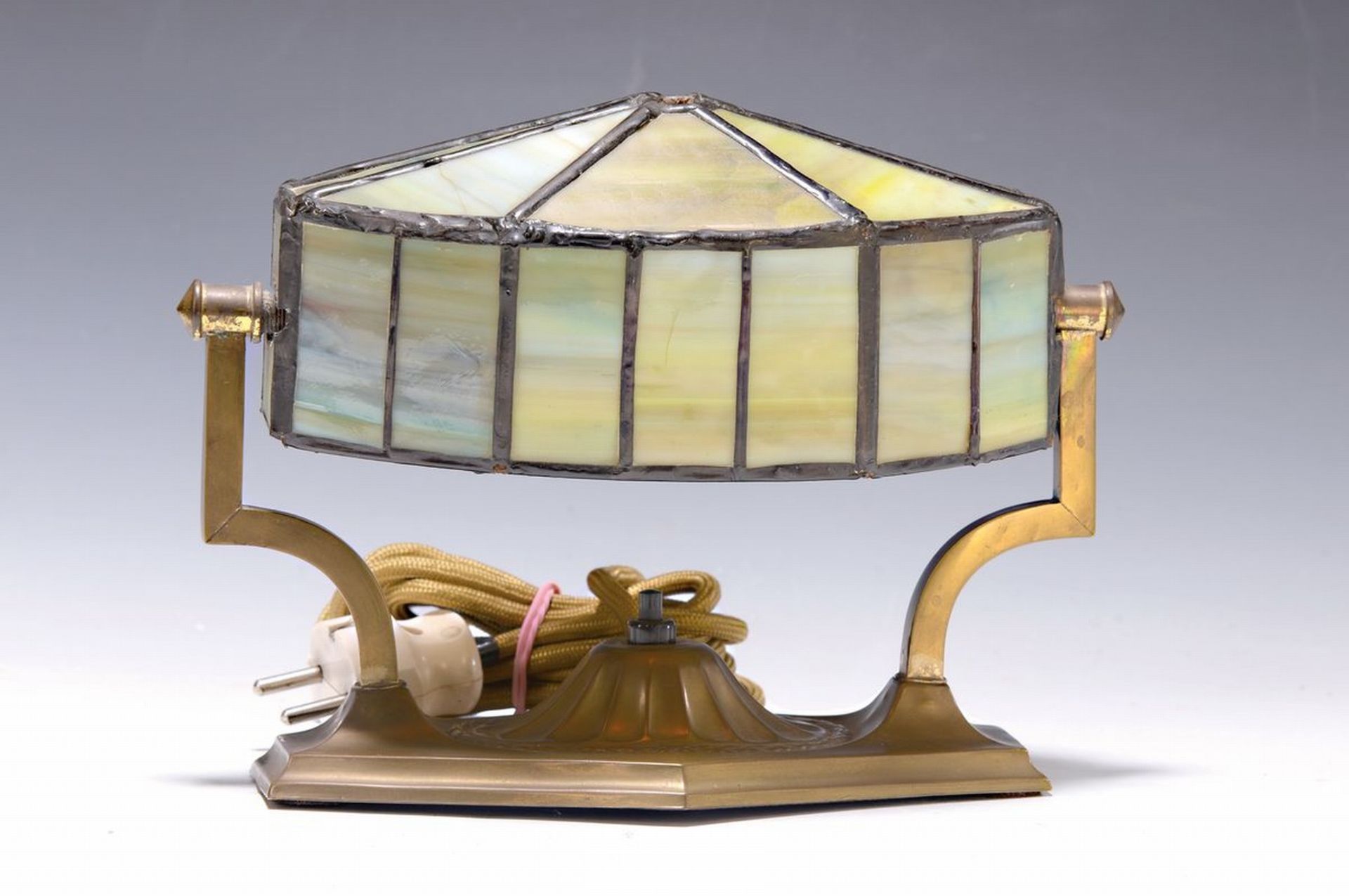 Tischlampe, Jugendstil, deutsch, um 1910, Messingmontur,