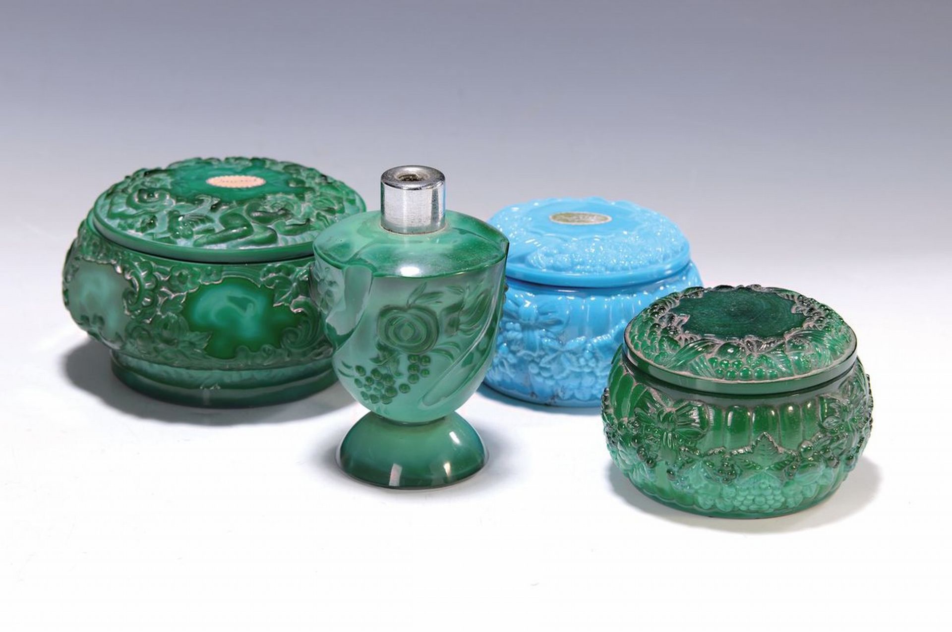 Vier Objekte, Schlevogt, 30er Jahre, grünes Malachitglas,